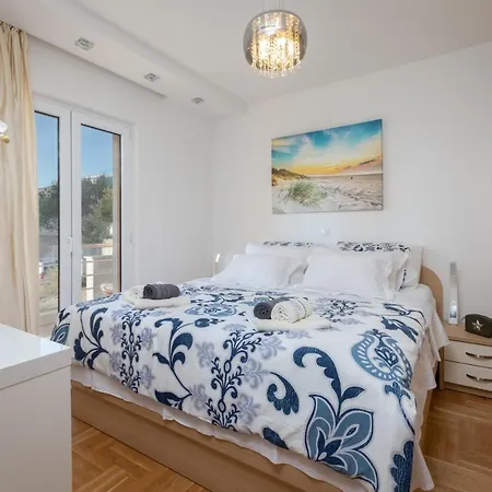 Luxury Sky With Sea View And Whirlpool Apartmán