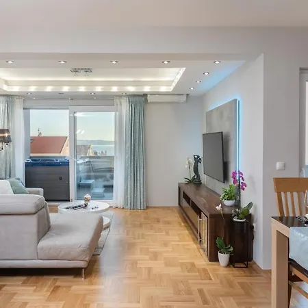 Luxury Sky With Sea View And Whirlpool Makarska