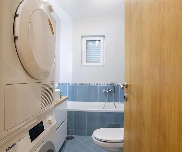 Luxury Sky With Sea View And Whirlpool Makarska