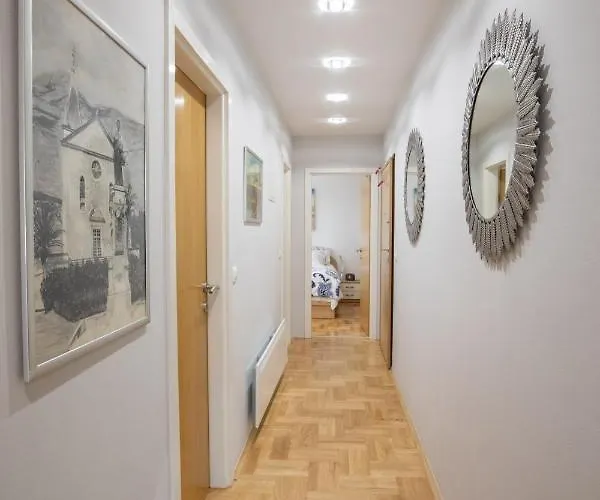 Appartement Luxury Sky With Sea View And Whirlpool Makarska