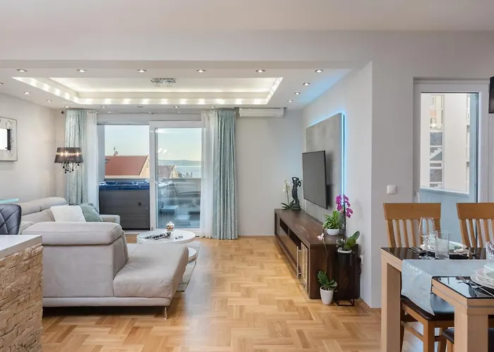 Luxury Sky With Sea View And Whirlpool Makarska