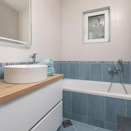 Luxury Sky With Sea View And Whirlpool * Makarska