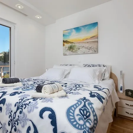Apartment Luxury Sky With Sea View And Whirlpool Makarska